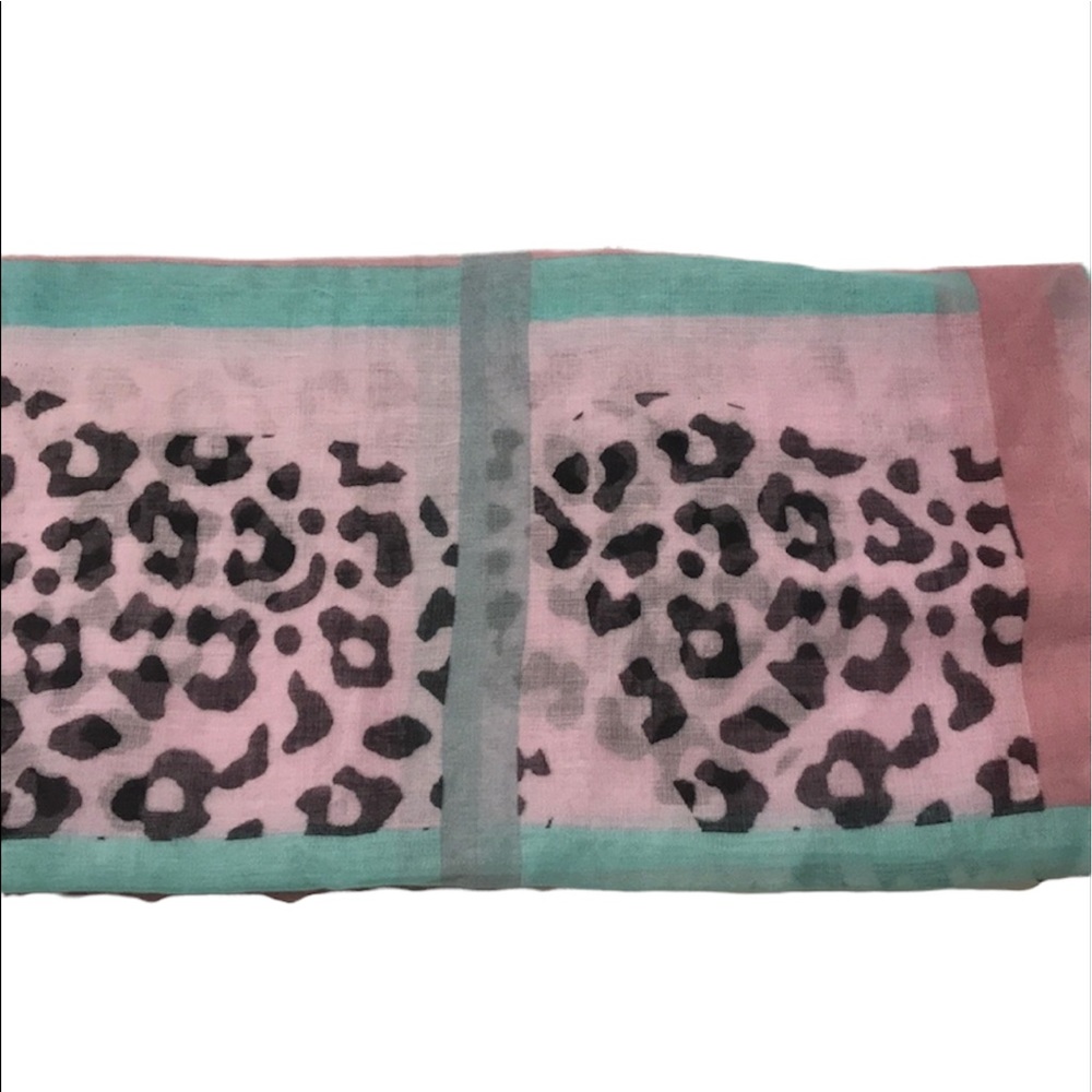 Lightweight statement Scarf - Picture 4 of 4
